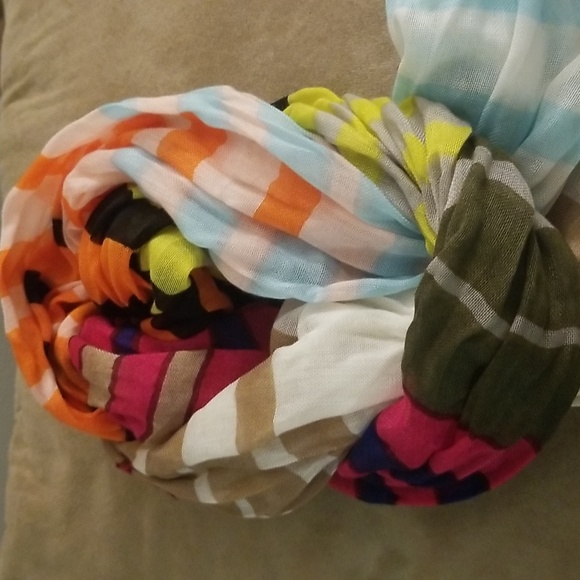 Old Navy Multicolor Large Scarf - Picture 2 of 7